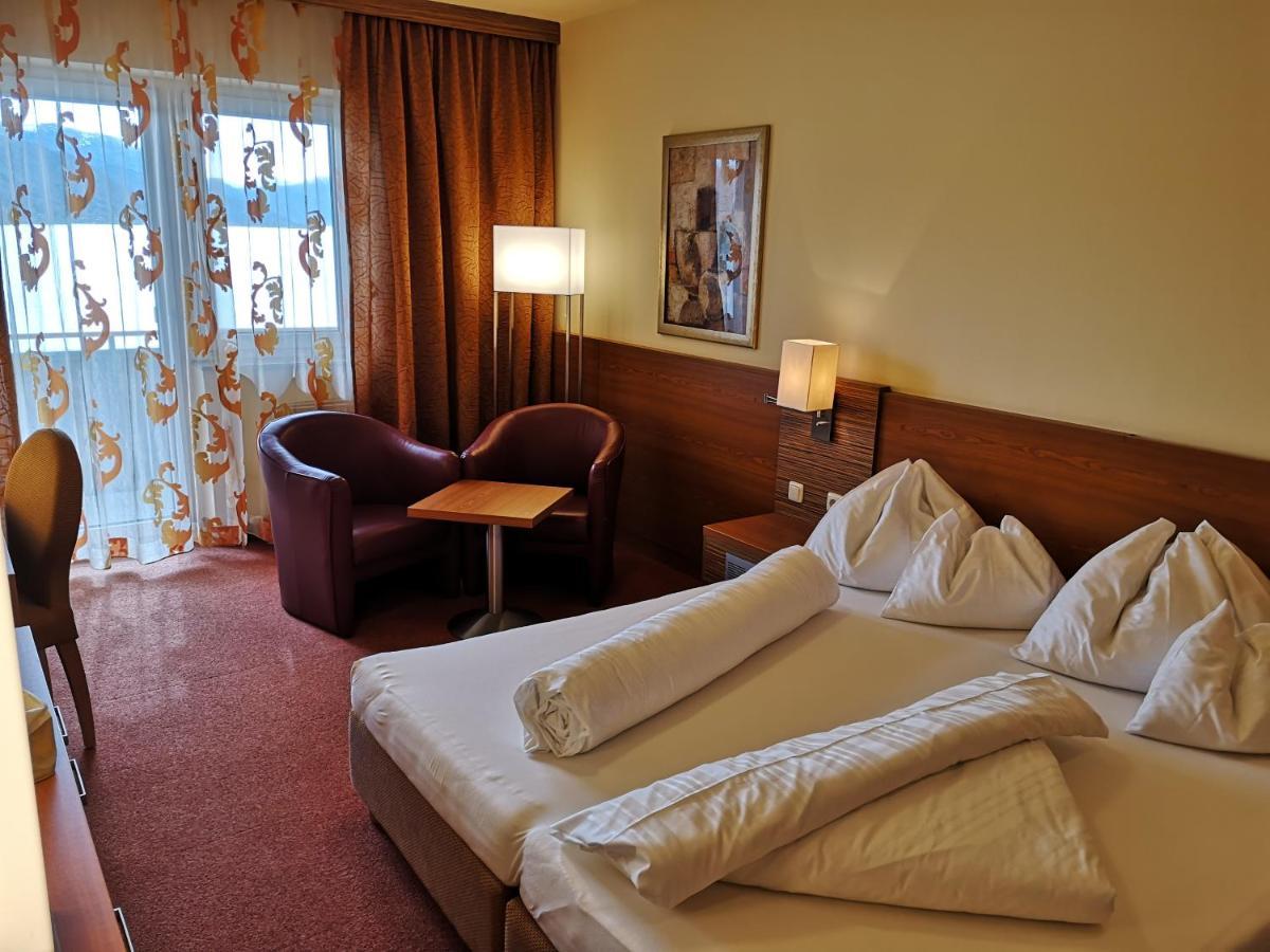 Hotel Attersee Seewalchen Exteriör bild